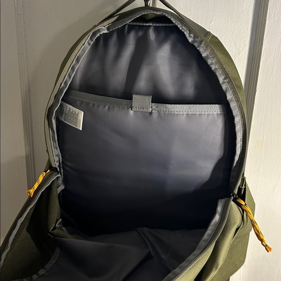 The North Face Classic Commuter Laptop Daypack - Picture 8 of 9